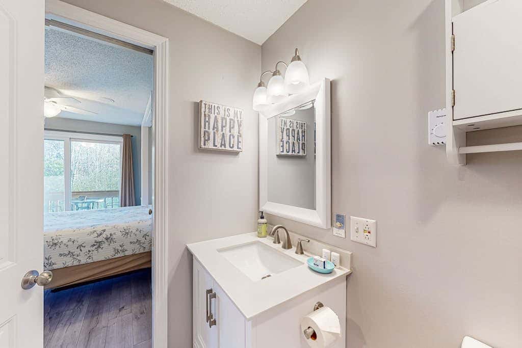 Misty Harbor Resort - Unit 210