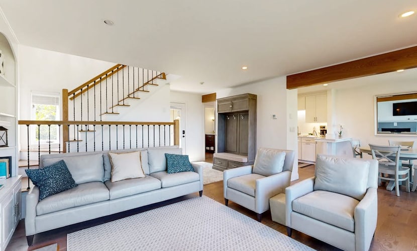 Tranquil lakeside retreat with beach access, pool, firepit, & lovely patio views