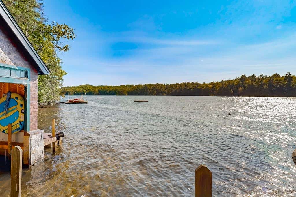 Picturesque Squam Lake House: beach/dock access & dog friendly