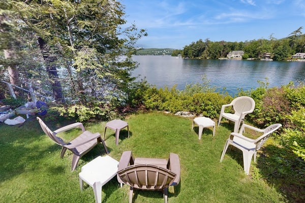 Lakefront house with beautiful & scenic lake views, private dock and kayaks