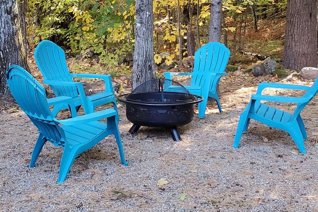 Cottage with tennis, basketball, beach access, fireplace & firepit