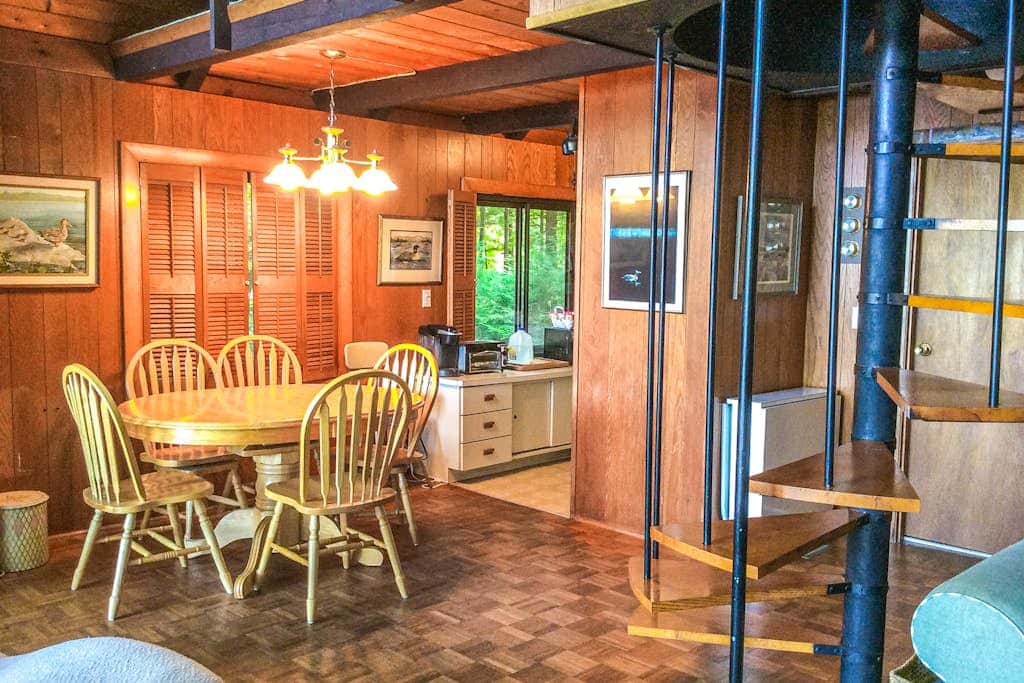 Lake Waukewan Chalet