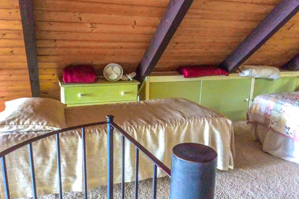 Lake Waukewan Chalet