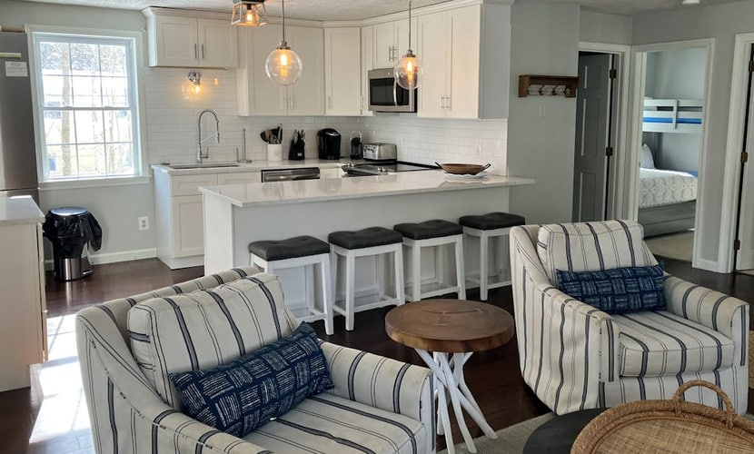 Fully renovated, dog-friendly home with private beach access & golf nearby