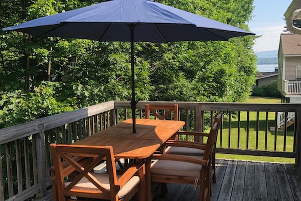 Fully renovated, dog-friendly home with private beach access & golf nearby