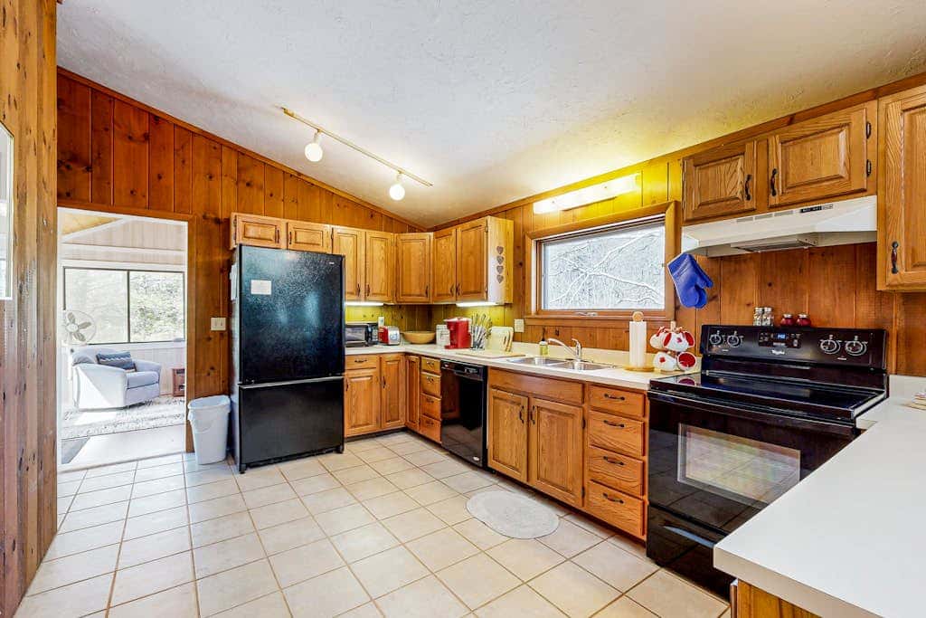 The Blue Door Cabin