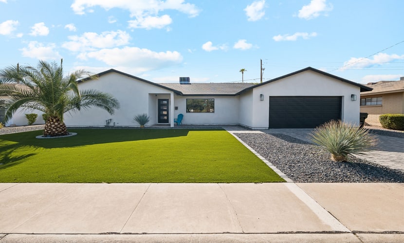 The ONE | Pool, Game Room, & Putting Green | Old Town Scottsdale | Sleeps 10
