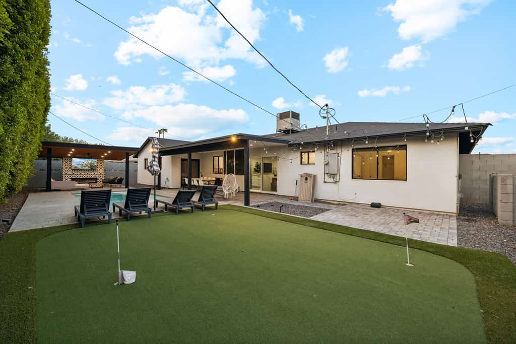 The ONE | Pool, Game Room, & Putting Green | Old Town Scottsdale | Sleeps 10