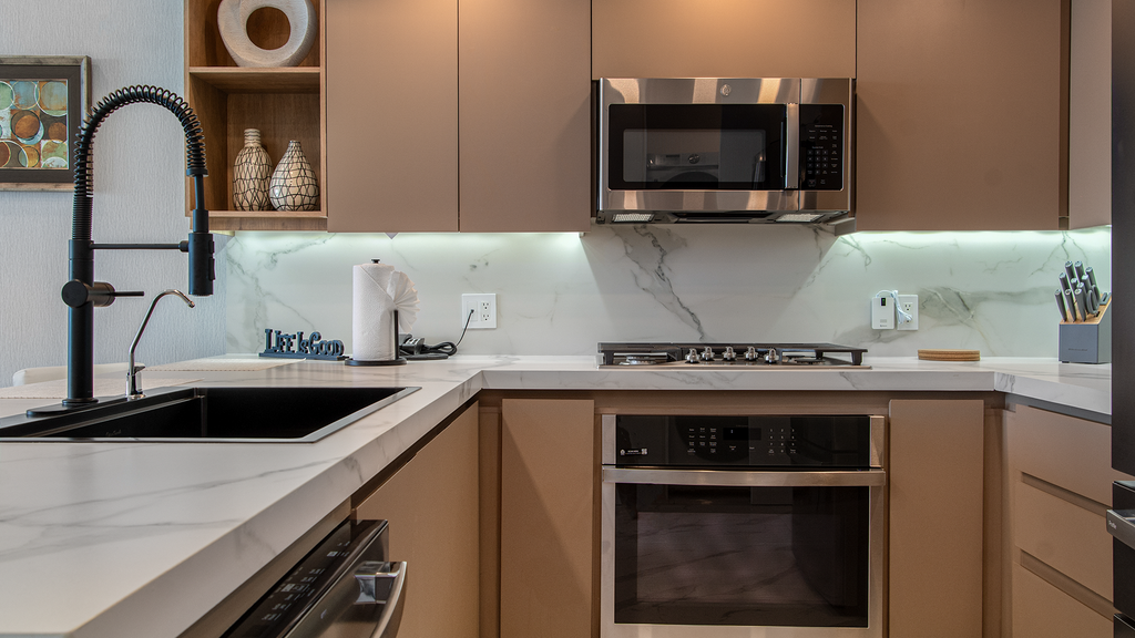 Encantame Soleil R1003-One Bedroom