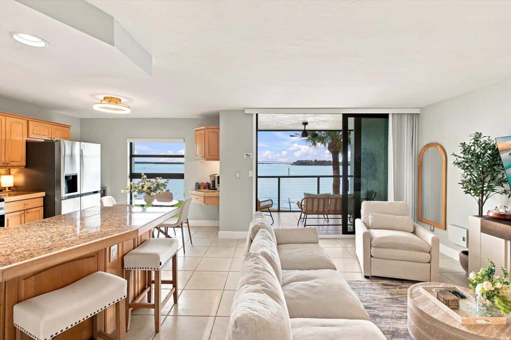 Heaven on the Bay - Waterview Balcony