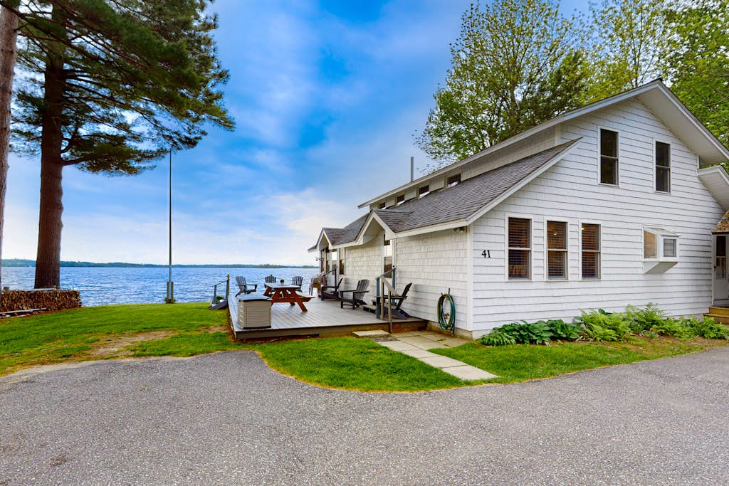 Cobbossee Hideaway