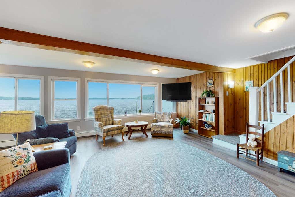 Cobbossee Hideaway