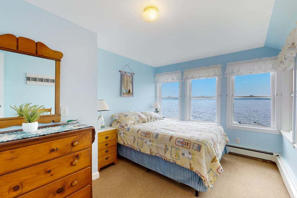Cobbossee Hideaway