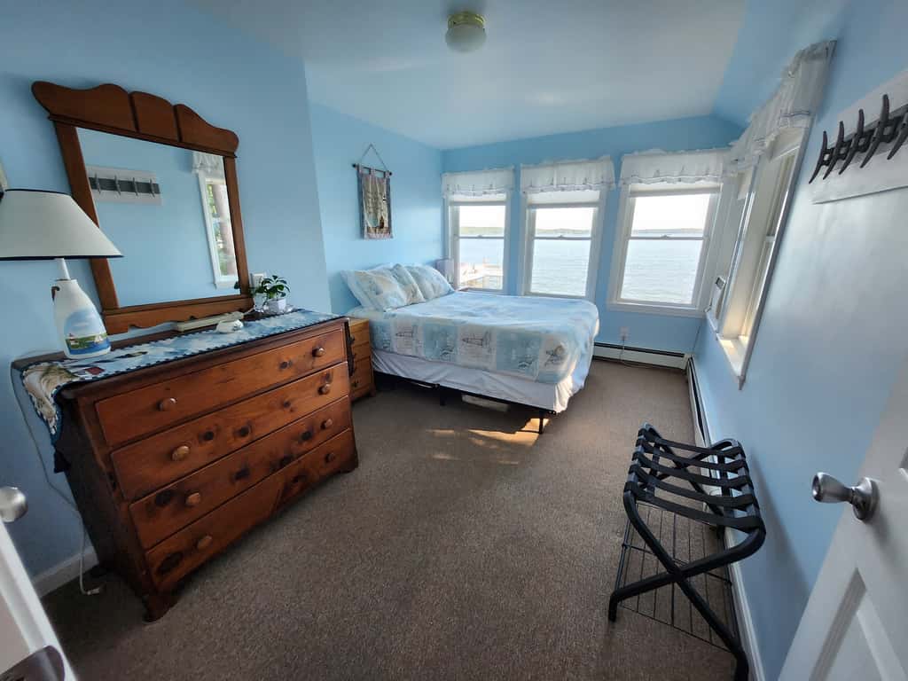 Cobbossee Hideaway