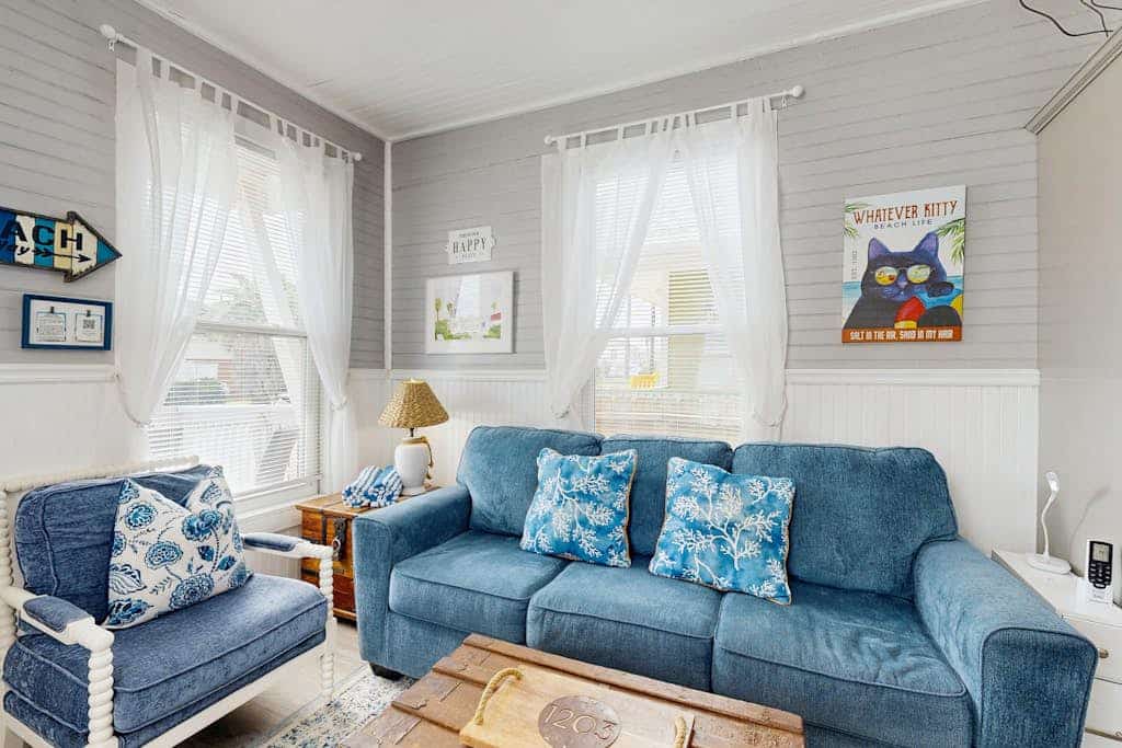 Cowabungalow - Cozy Bungalow Near the Beach