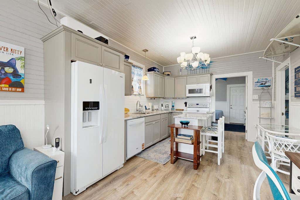 Cowabungalow - Cozy Bungalow Near the Beach