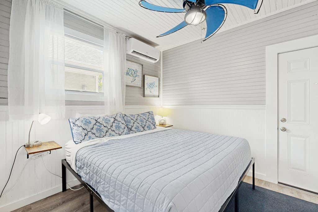 Cowabungalow - Cozy Bungalow Near the Beach