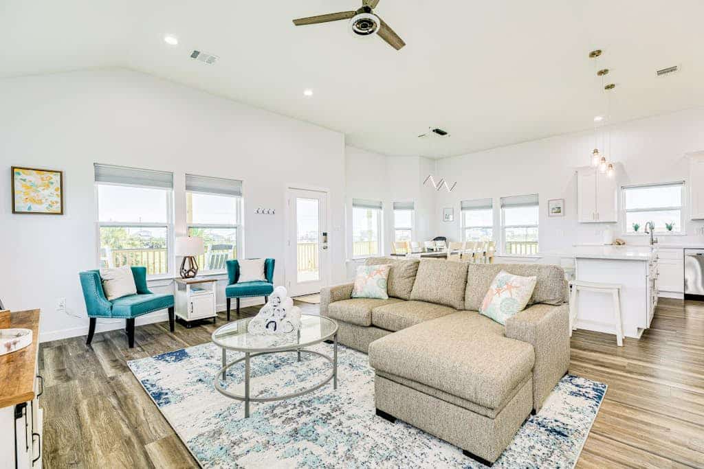 Home near the beach with large deck, gas grill, patio, outdoor shower & W/D