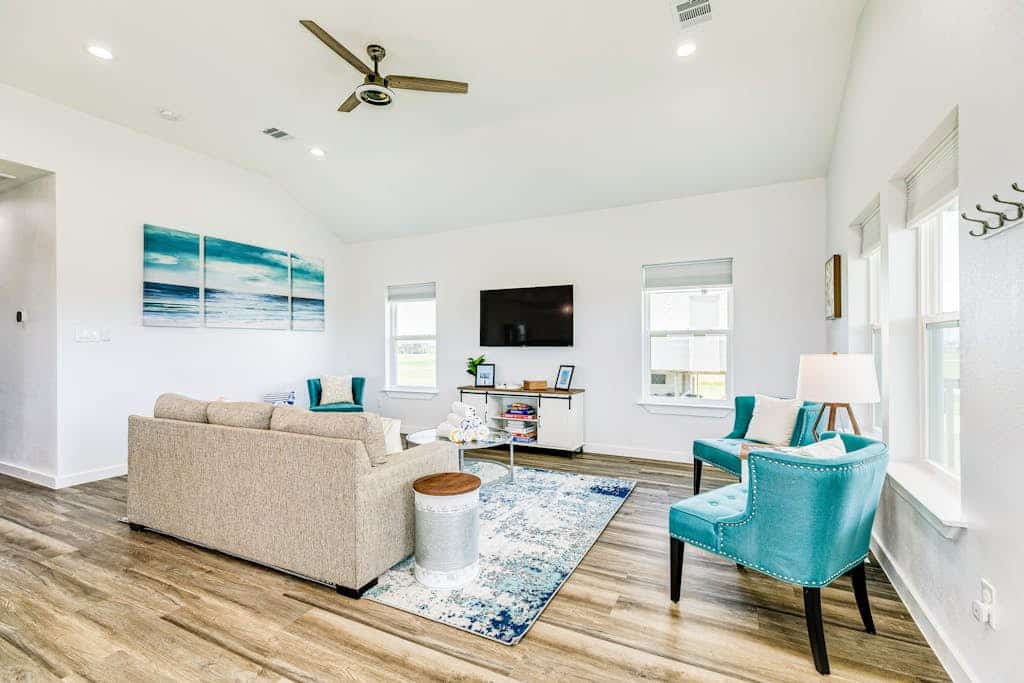 Home near the beach with large deck, gas grill, patio, outdoor shower & W/D