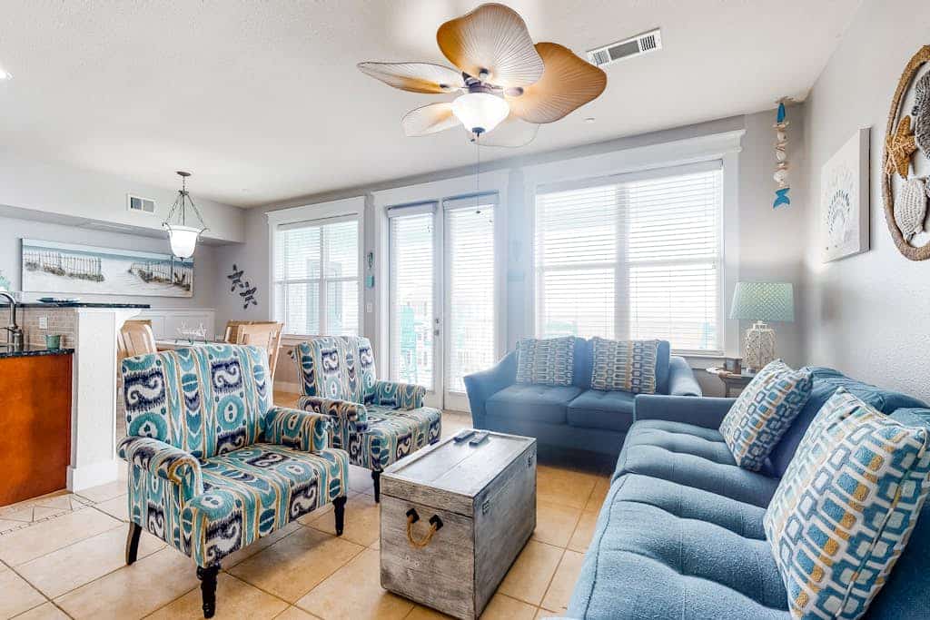 Dog-friendly condo with pool, hot tub & ocean views