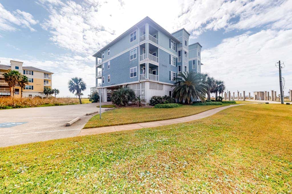 Pointe West Resort - Peaceful at the Pointe