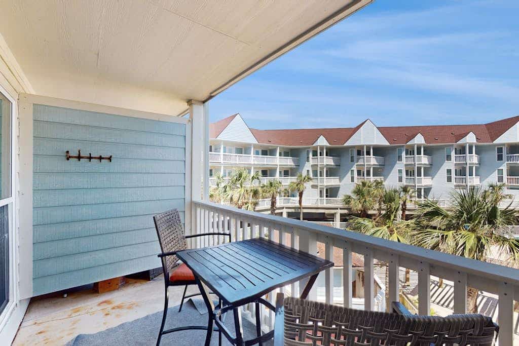Relaxing Beachfront Condo w/ Pool & Hot Tub