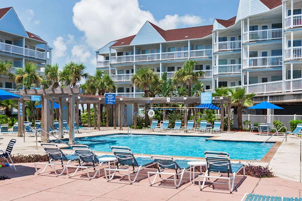 Relaxing Beachfront Condo w/ Pool & Hot Tub