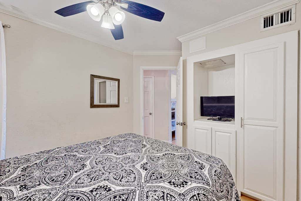 Victorian Condo #9227