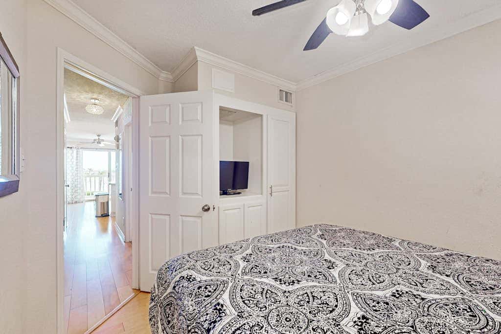 Victorian Condo #9227
