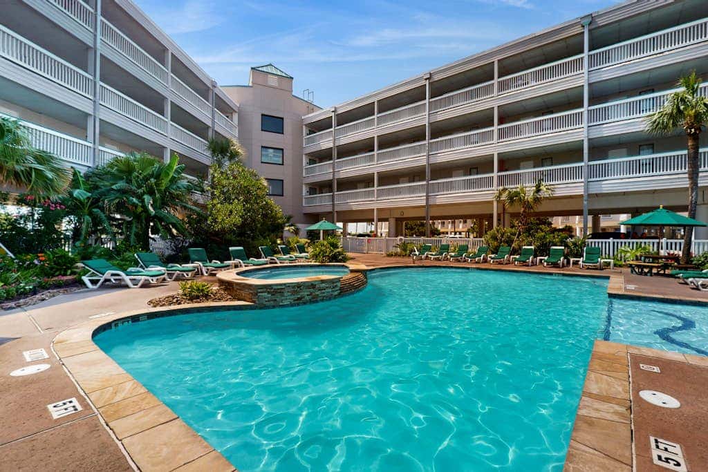 Walk to the beach - Ocean Views, Pool & Balcony