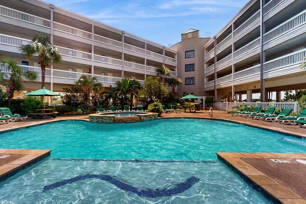 Walk to the beach - Ocean Views, Pool & Balcony
