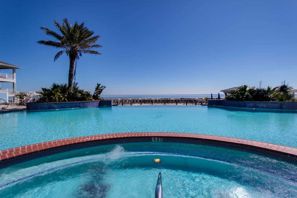 Pointe West Resort - Suits Us