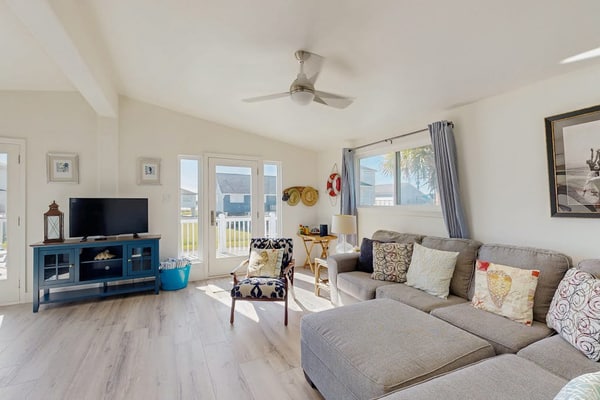 Beautiful dog-friendly home w deck & ocean view - enclosed yard, steps to sand
