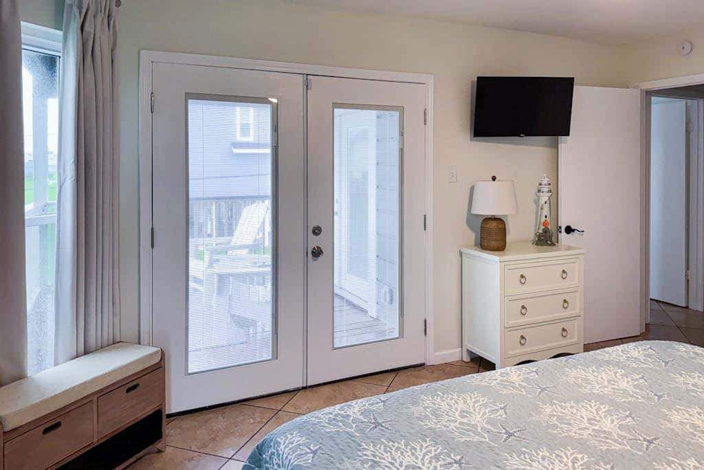 Seabreeze Serenity - Beachfront & Dog-Friendly
