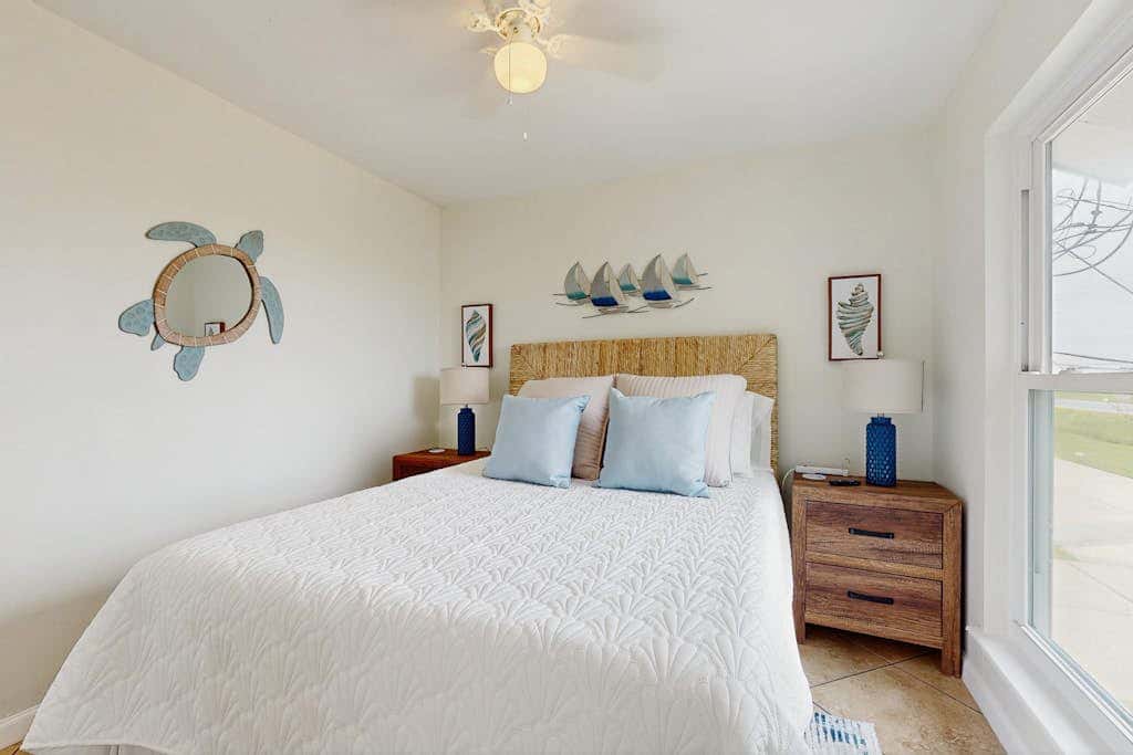 Seabreeze Serenity - Beachfront & Dog-Friendly