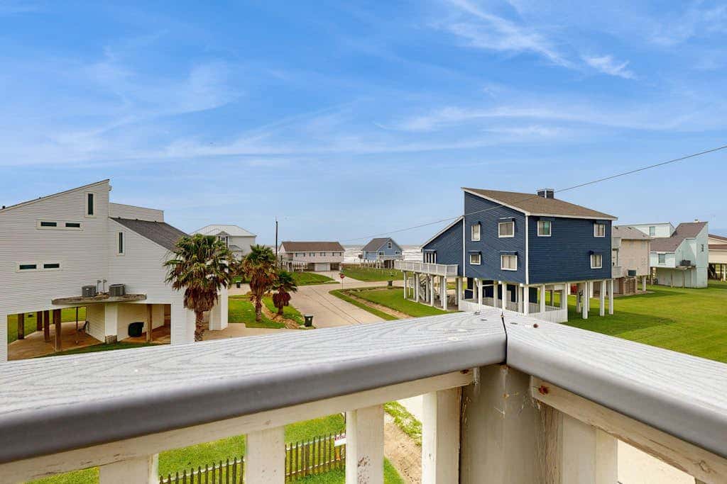 Seabreeze Serenity - Beachfront & Dog-Friendly