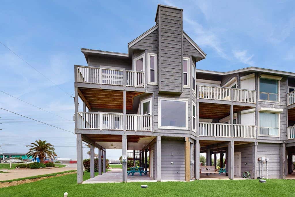 Seabreeze Serenity - Beachfront & Dog-Friendly