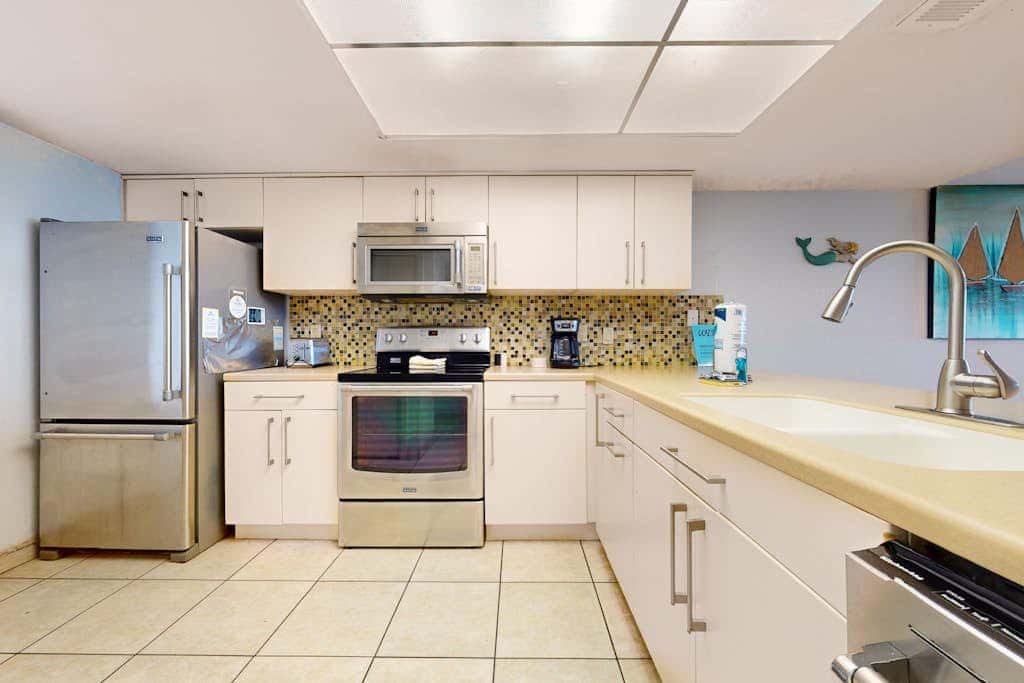 Saida Towers I #402 - Oceanfront, Pools & Hot Tub