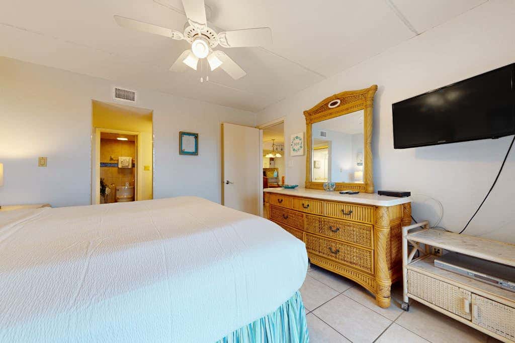 Saida Towers I #402 - Oceanfront, Pools & Hot Tub