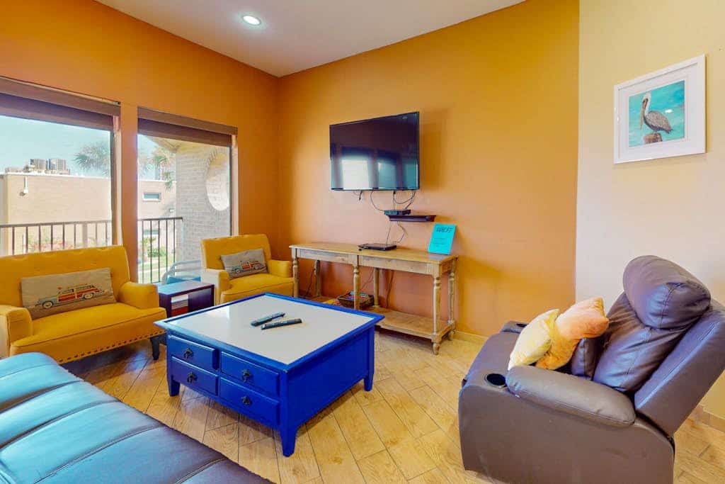 Stylish oceanfront condo with on-site pool & hot tub - walk to the beach