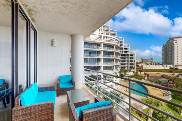 Modern Sunchase IV Condo with heated pool, ocean views & tennis