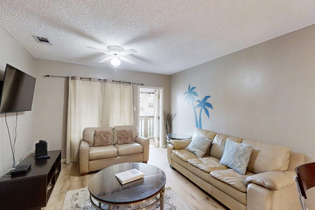 Las Palmas Condominiums #10