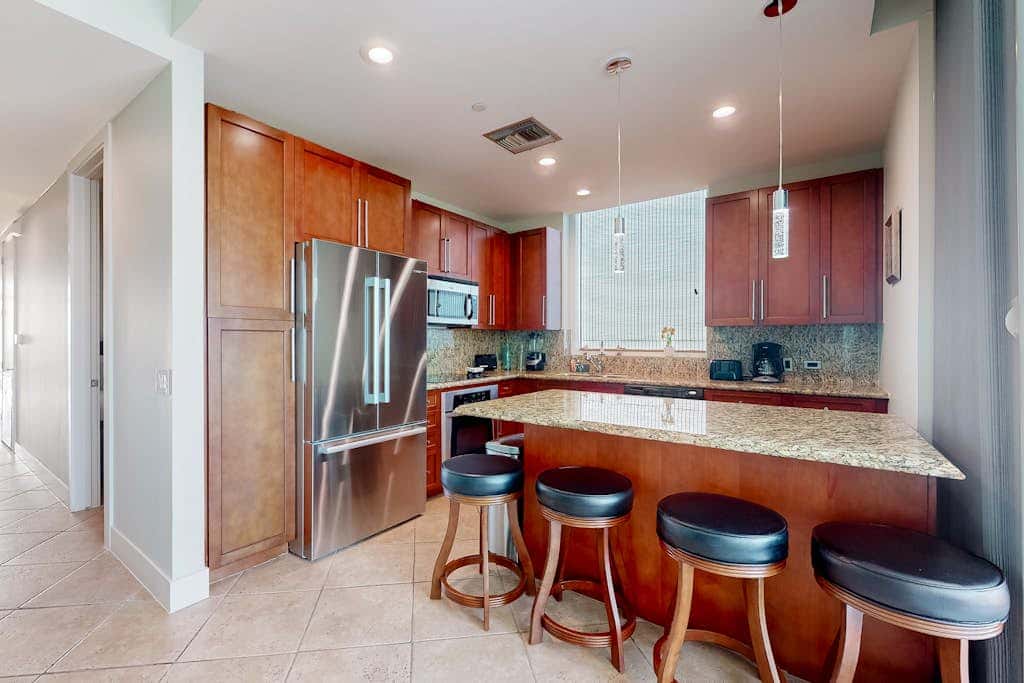Sapphire Condominiums 1401