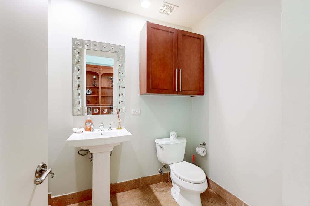 Sapphire Condominiums 1401