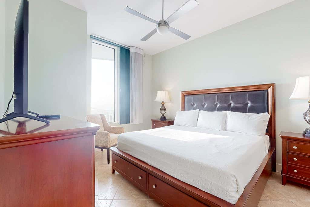 Sapphire Condominiums 1401