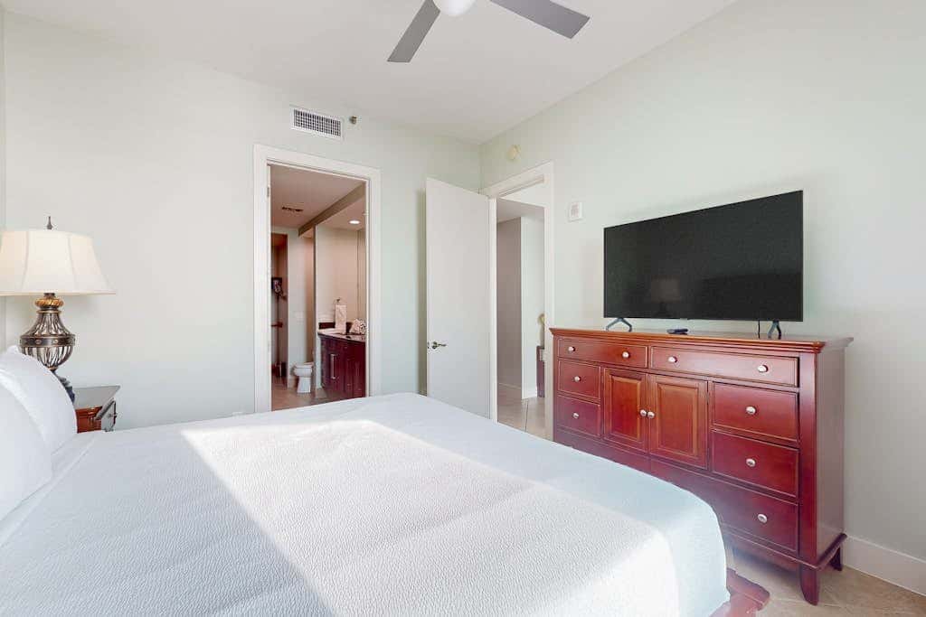 Sapphire Condominiums 1401