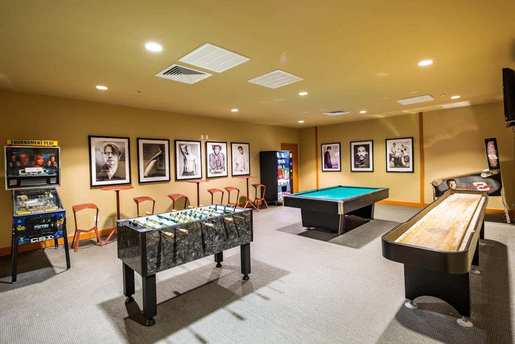Sapphire Condominiums 1401