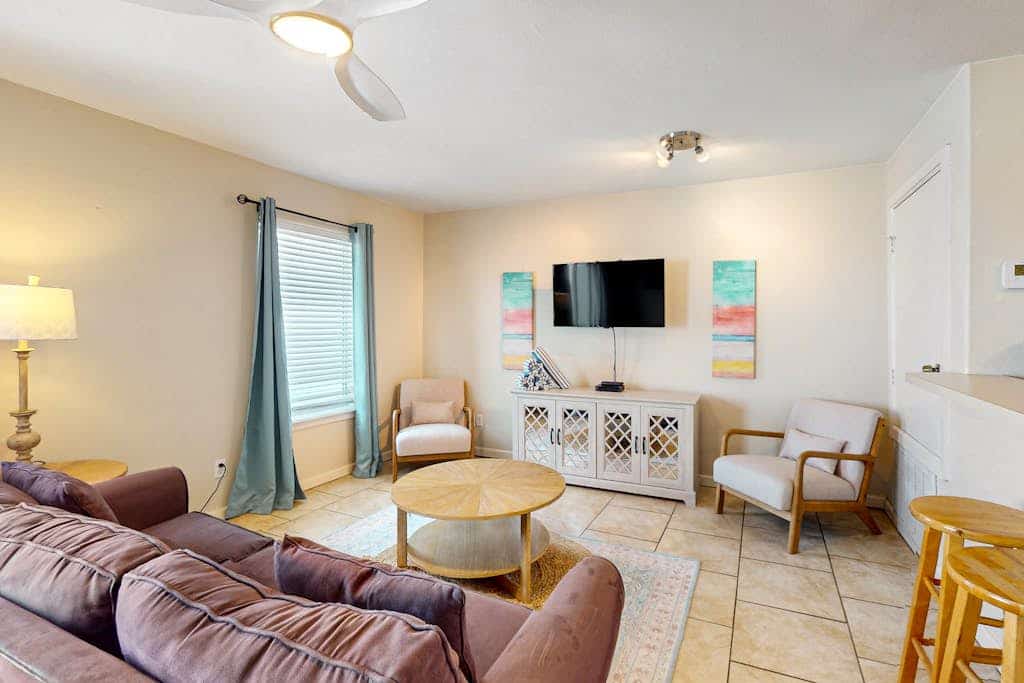 Leeward Isles 9303 - Pool, Walk to Beach, Dogs OK