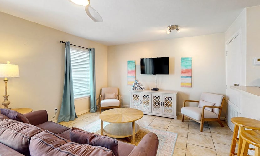 Dog-friendly Condo with Pool & Free WiFi - Walk to the Beach