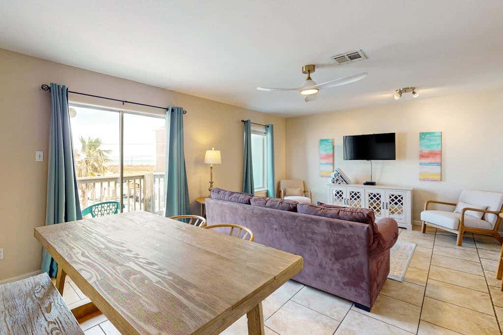 Leeward Isles 9303 - Pool, Walk to Beach, Dogs OK